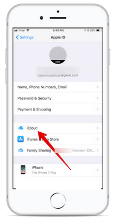 iCloud option on iOS 11 settings in iPhone